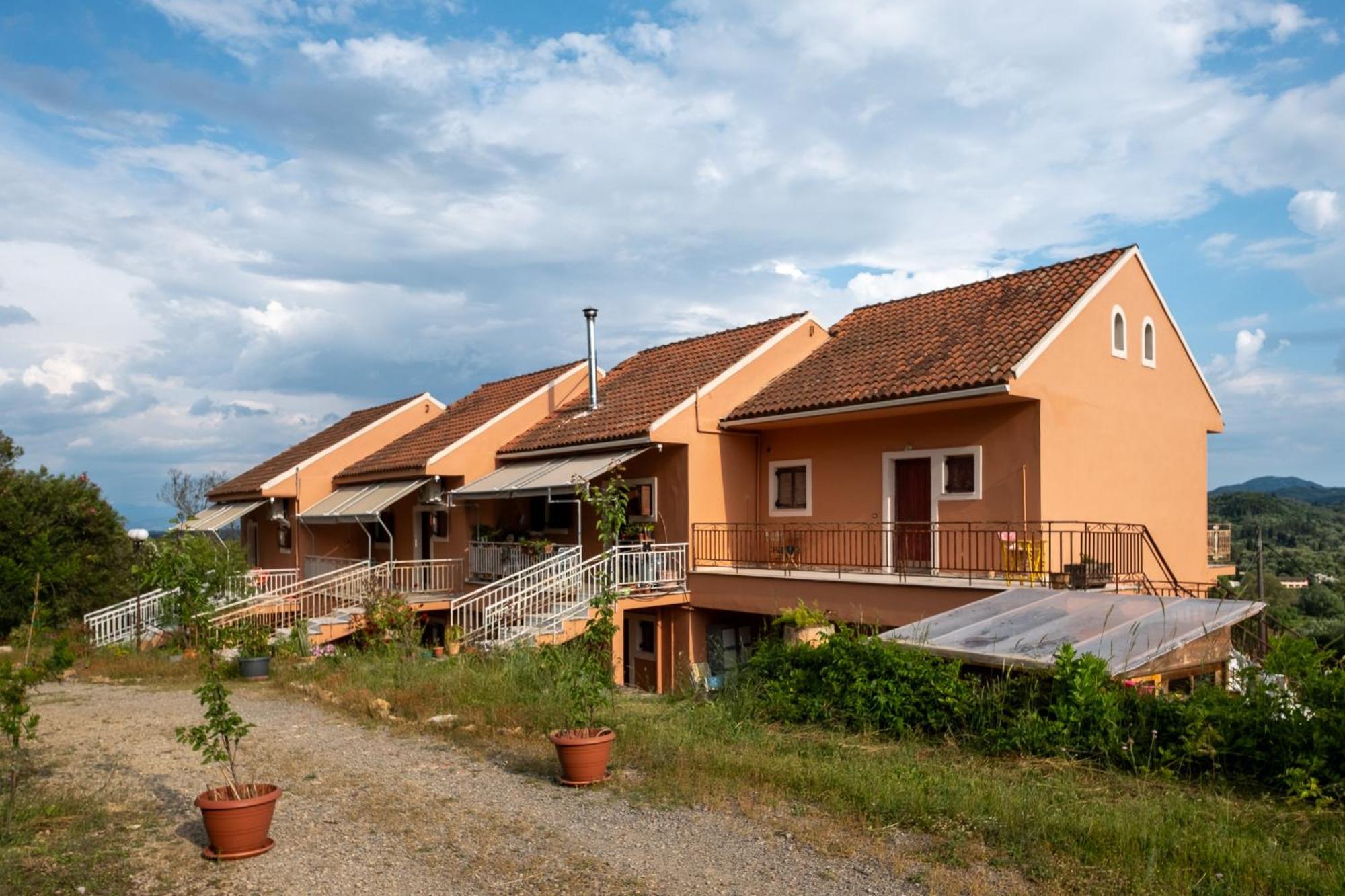 Апартаменти Kokkini Peach House Kokkinion Екстер'єр фото